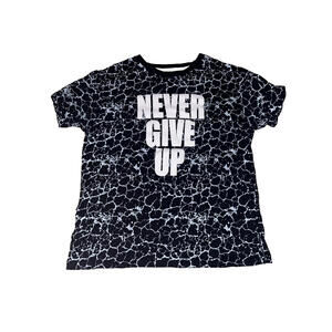 Boys Graffiti Shirt Size Medium Athletic Never Give Up Perseverance Motivational